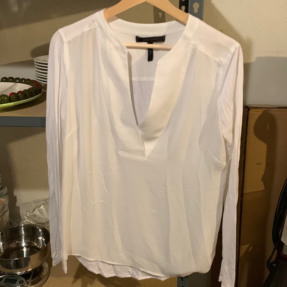 BCBG Top. Ivory